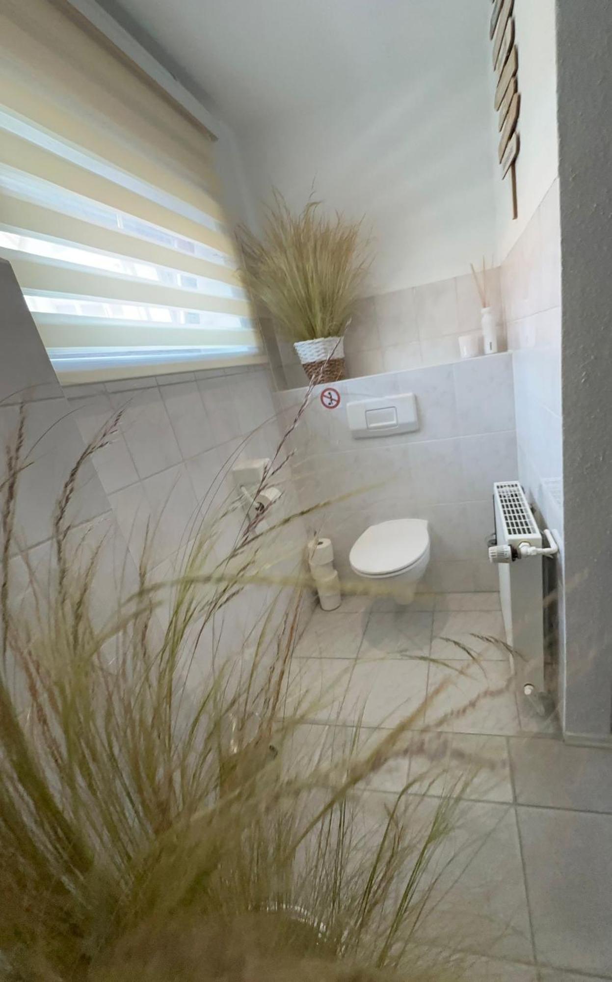 רוסטוק Ferienwohnung Am Strom מראה חיצוני תמונה