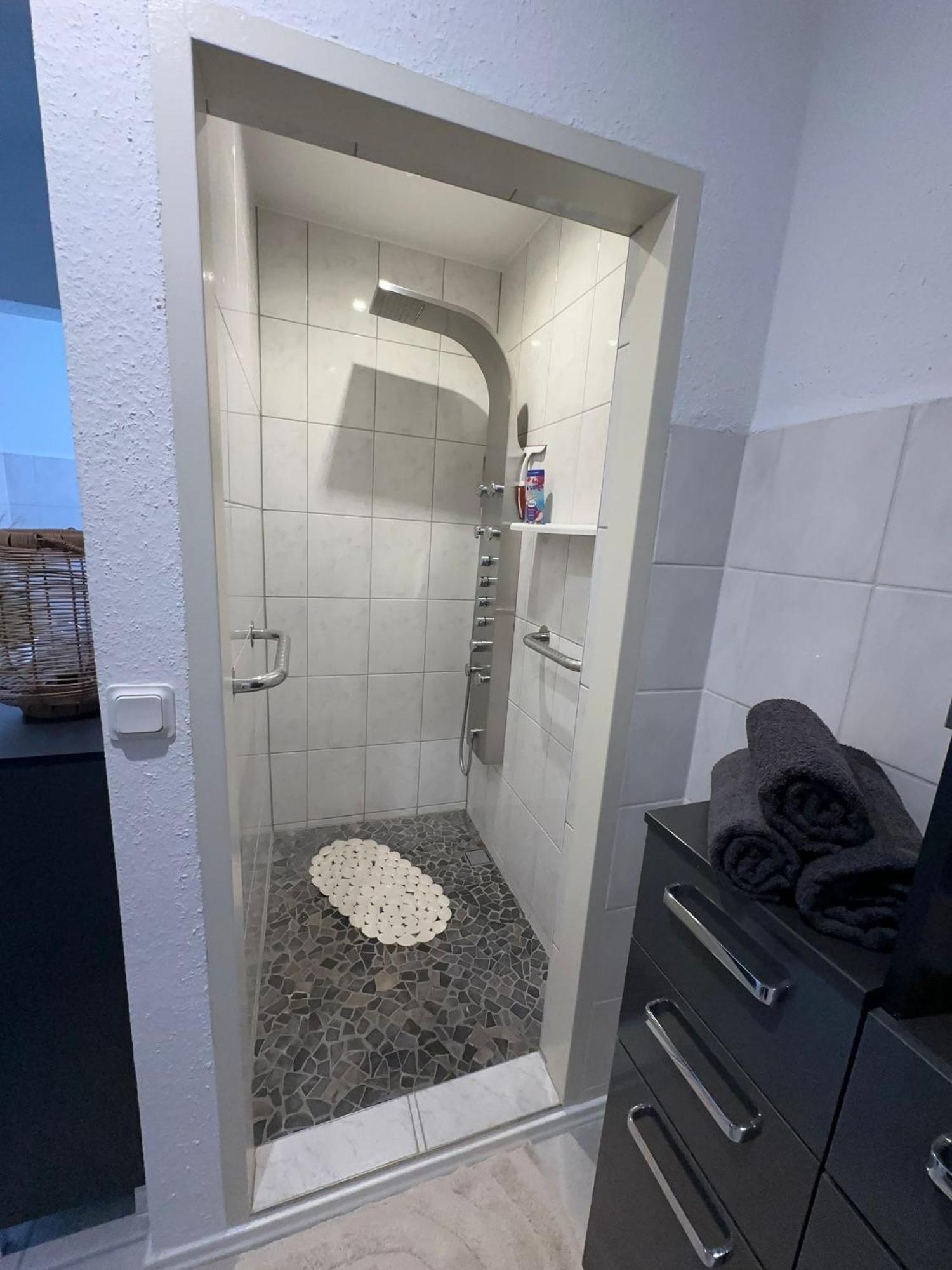 רוסטוק Ferienwohnung Am Strom מראה חיצוני תמונה